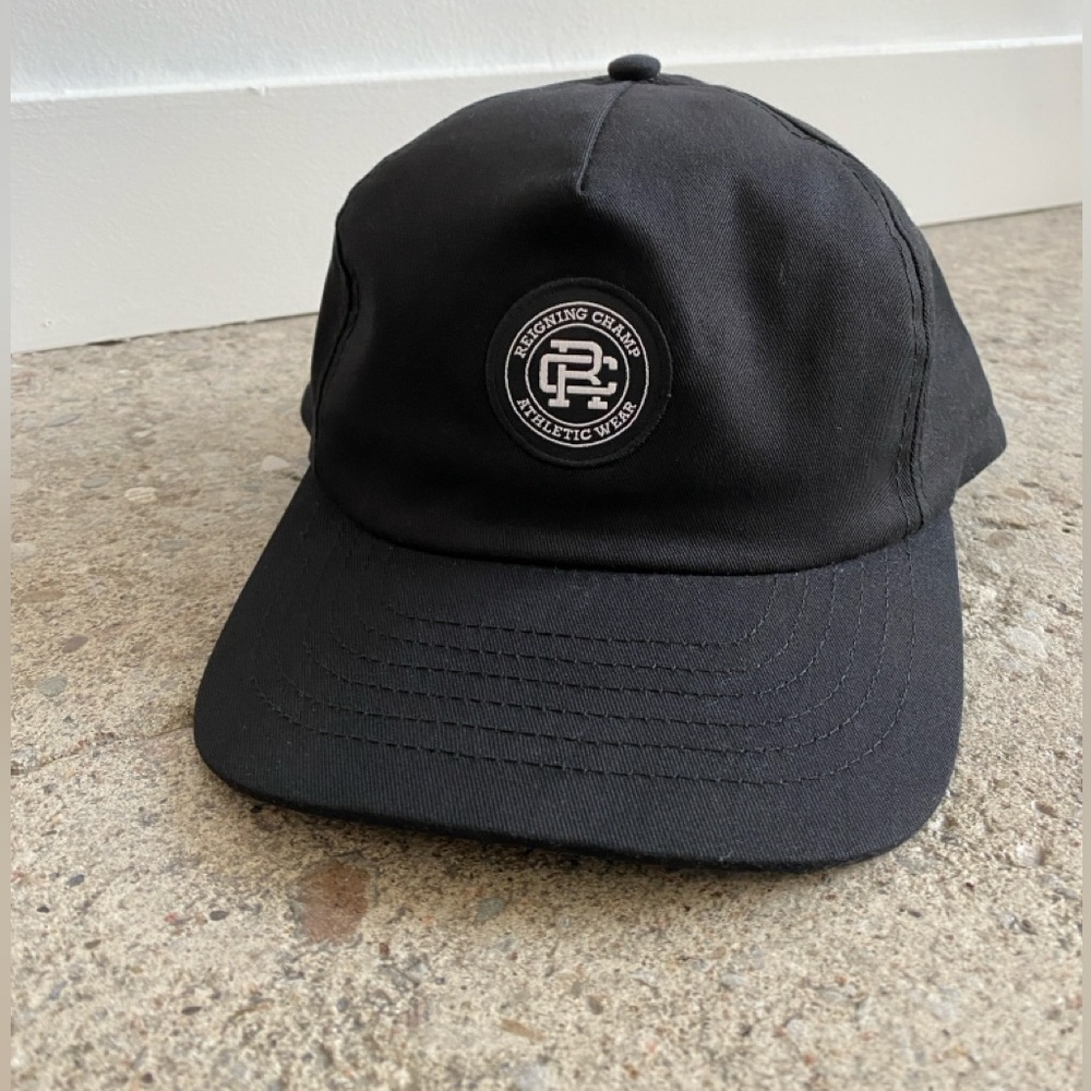 REIGNING CHAMP 🇨🇦 Black Ball Cap Hat Snap Back OS Made in Canada 🍁